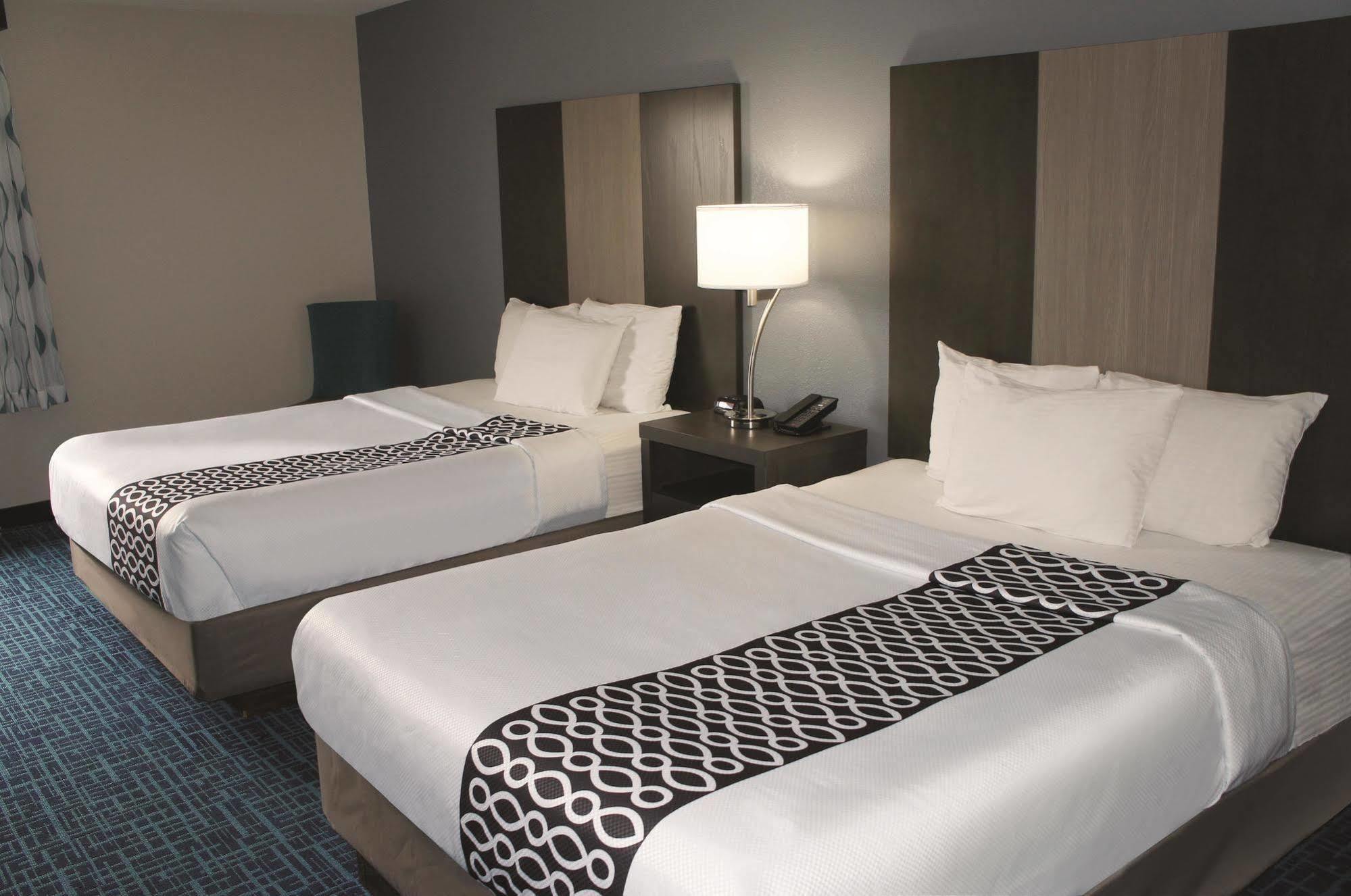 La Quinta Inn & Suites By Wyndham Peru Starved Rock St Park Zewnętrze zdjęcie